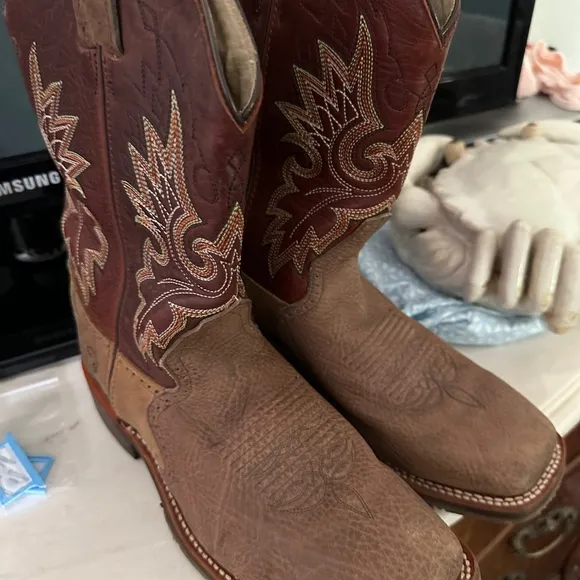 Brown Leather Cowboy Boots like new Double H brand. Men size 8