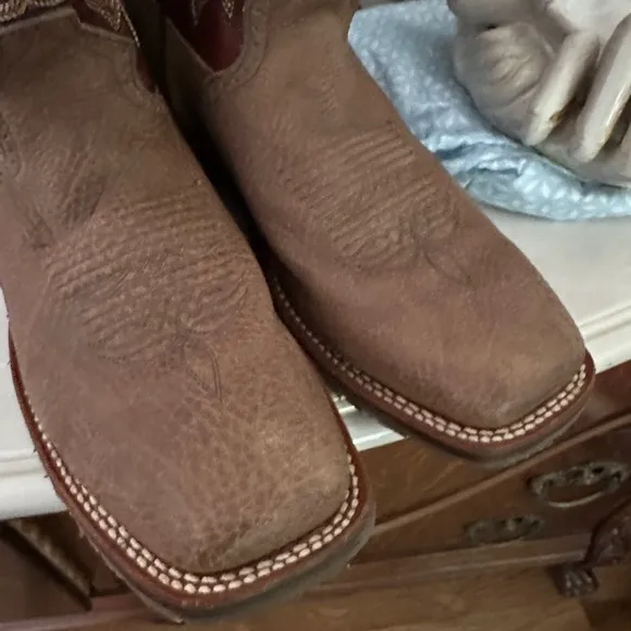 Brown Leather Cowboy Boots like new Double H brand. Men size 8