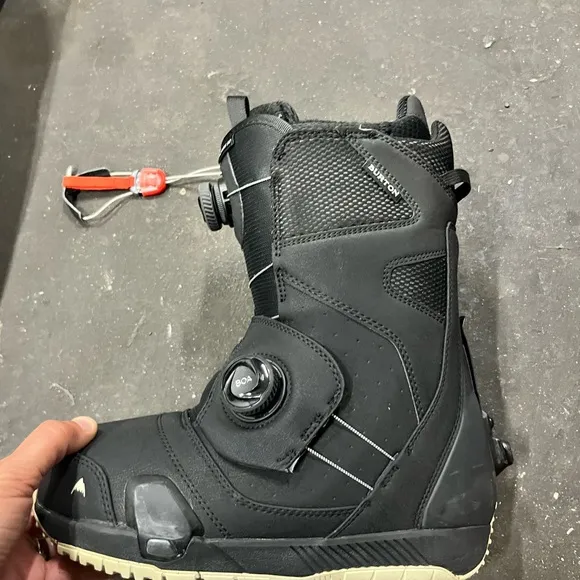 Burton Photon Step On Boots For Men. imaculate condition and in excellent shape.