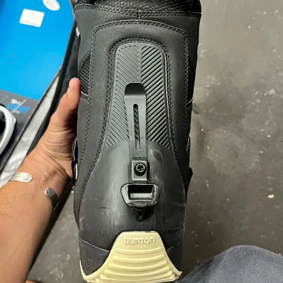 Burton Photon Step On Boots For Men. imaculate condition and in excellent shape.