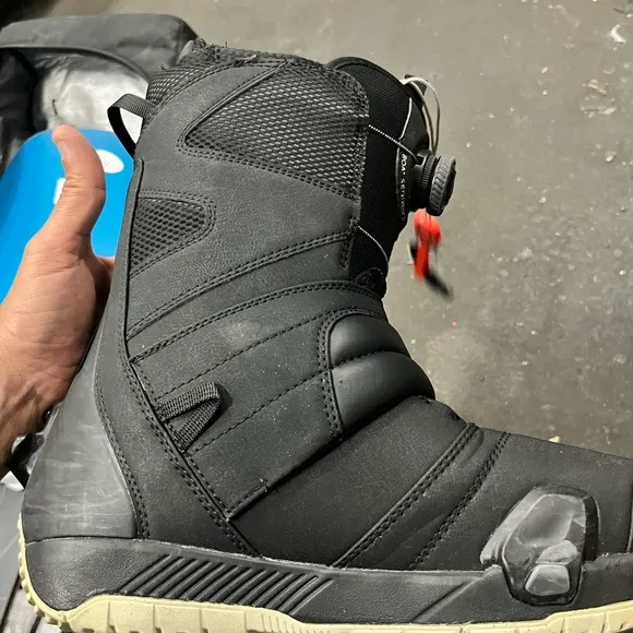 Burton Photon Step On Boots For Men. imaculate condition and in excellent shape.