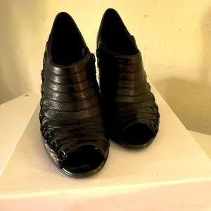 Calvin Klein CK Nana Pumps open-Toes Shoes in Black