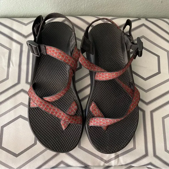 Chaco | Men’s 11 Red Toe Strap Walking Outdoor Sandals