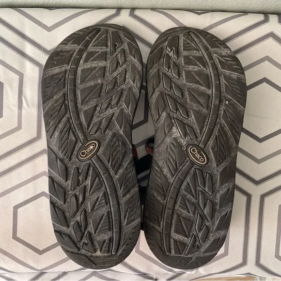 Chaco | Men’s 11 Red Toe Strap Walking Outdoor Sandals