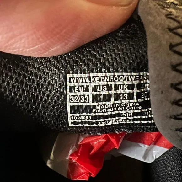 Childrens Kids Keen Knotch Hollow Black Outdoor Water Sneakers Shoes Size 1‎ Y