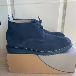 Clarks Men’s Kenley Mid Navy Boots 261206977 - Men 12