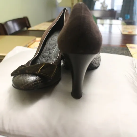 Coach Naomi Classic Pumps Heels US Sz 8 B Suede