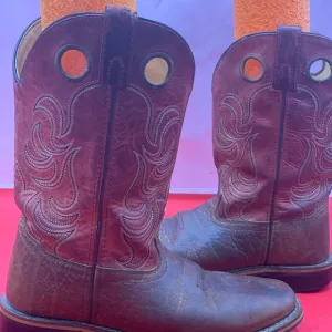 Cody James  men 6 cowboy boots