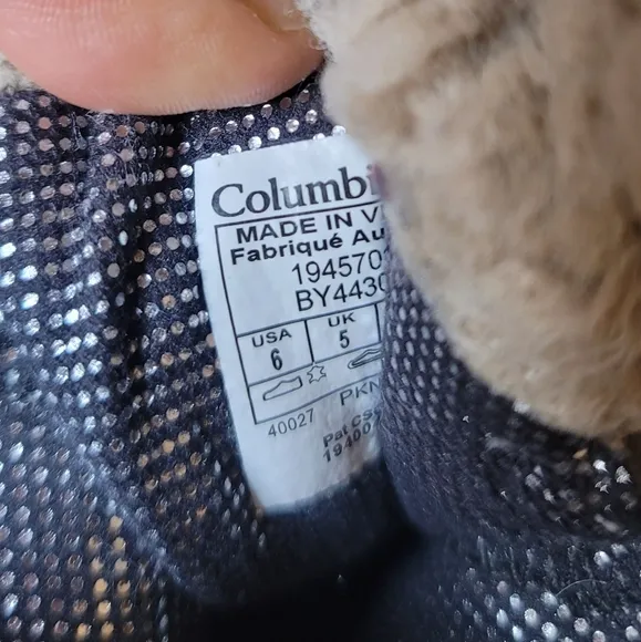 COLUMBIA Bugaboot Celsius good condition color cream whith purple