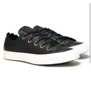CONVERSE | Chuck Taylor Leather Black Gold Scallop Lace Up | 8 Women's / 6 Men's