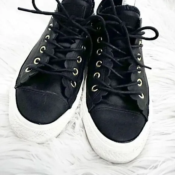 CONVERSE | Chuck Taylor Leather Black Gold Scallop Lace Up | 8 Women's / 6 Men's