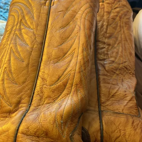 Cowboy boots for men Size 9 1/2DVery good condition