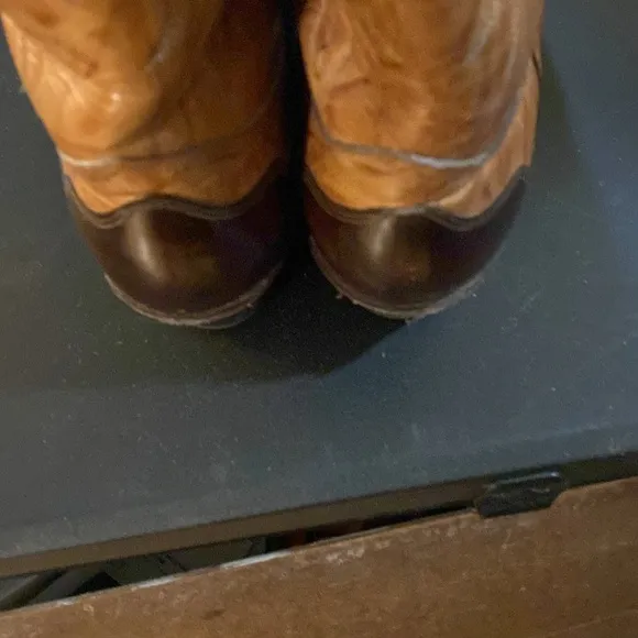 Cowboy boots for men Size 9 1/2DVery good condition