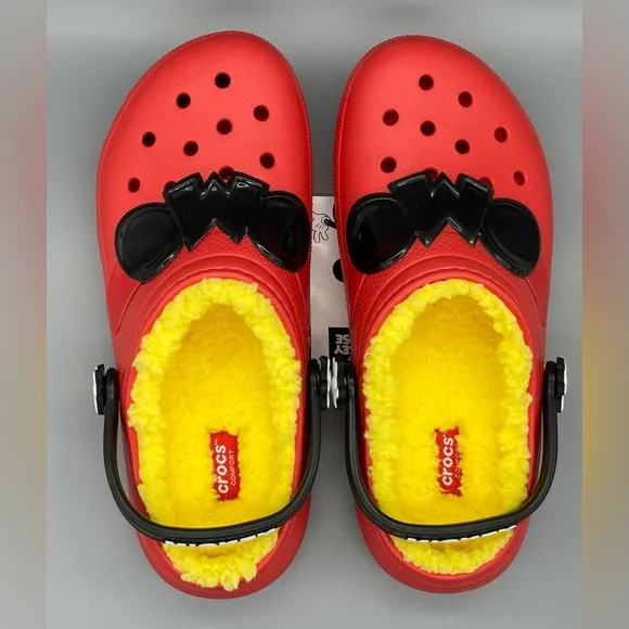 Crocs Classic Lined Red Clogs Shoes Disney Mickey Mouse 208104-063 Sz J4, J5 NEW