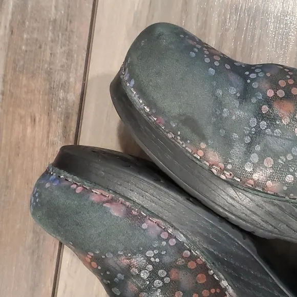 Dansko clogs mules shoes  sz 42 US 11.5-12