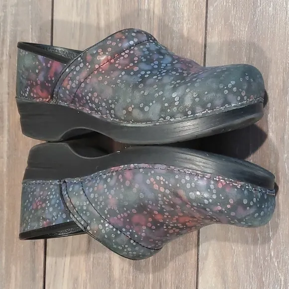 Dansko clogs mules shoes  sz 42 US 11.5-12