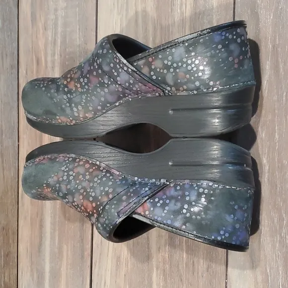 Dansko clogs mules shoes  sz 42 US 11.5-12