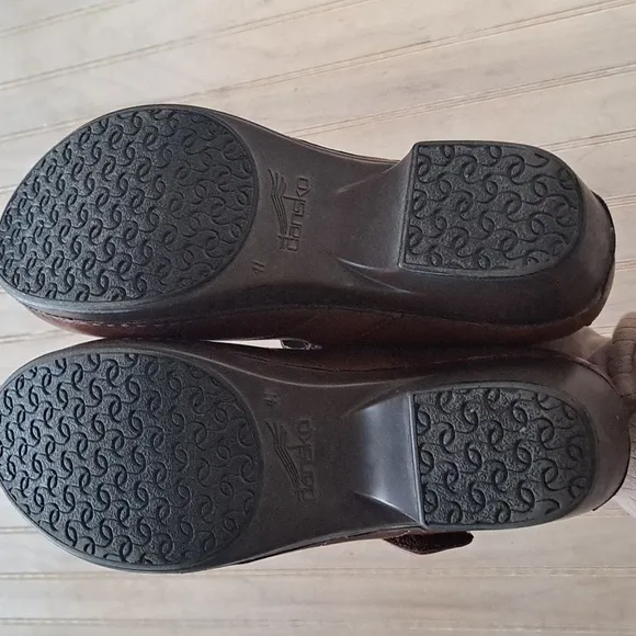 Dansko Cordovan Burnished Full Grain  Leather Mary Jane Clogs Comfort Sz 41