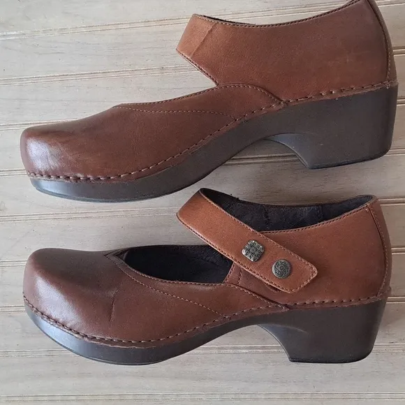Dansko Cordovan Burnished Full Grain  Leather Mary Jane Clogs Comfort Sz 41