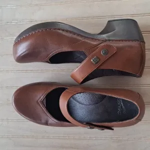 Dansko Cordovan Burnished Full Grain  Leather Mary Jane Clogs Comfort Sz 41
