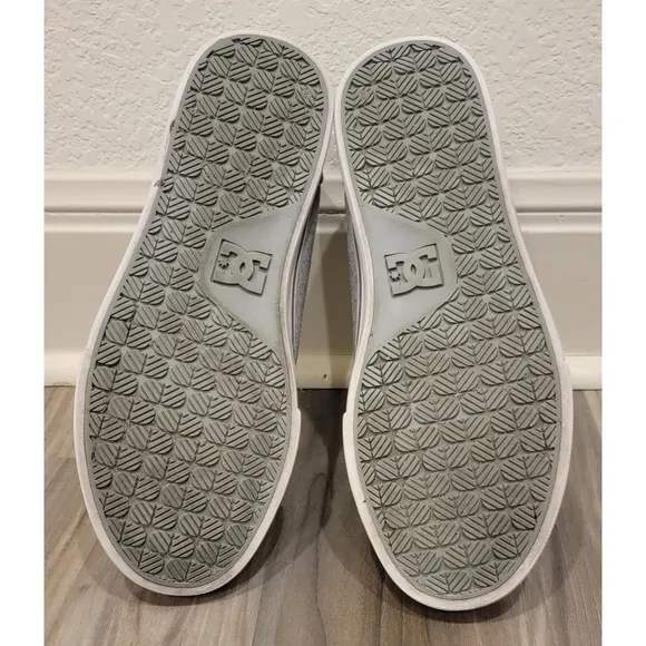 DC Anvil Gray Skateboard Shoes size 9