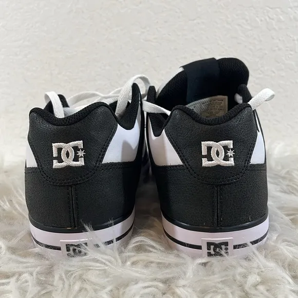 DC Men’s Pure 300660 Black &amp; White Sneakers Size 9.5 NEW
