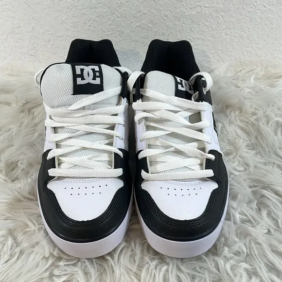 DC Men’s Pure 300660 Black &amp; White Sneakers Size 9.5 NEW