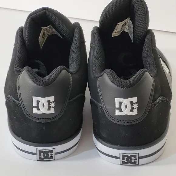 DC Mens Skateboard Shoes