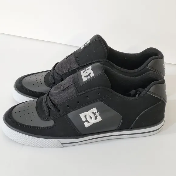 DC Mens Skateboard Shoes