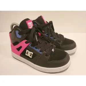 DC Shoes Youth Size 5 Pink Black Skateboard Shoes GREAT CONDITION