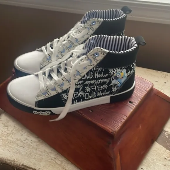 Disney Bluey Men's High Top Sneaker size 11.5