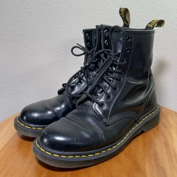 Dr. Martens 1460 8 Eye Men 8 Women’s 9 Black Lace Up Punk Grunge Combat Boots