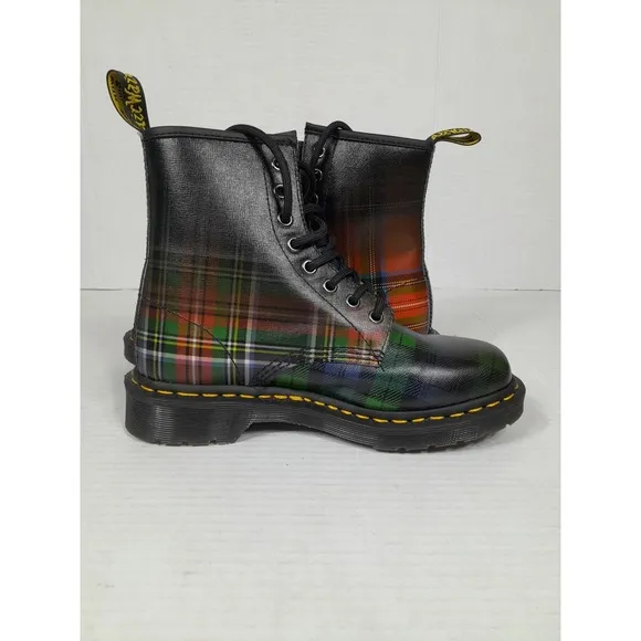 Dr Martens 1460 Tartan Plaid 8-Eye Black Blue Green Red Boots Women Sz 7 Men 6