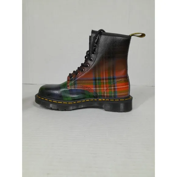 Dr Martens 1460 Tartan Plaid 8-Eye Black Blue Green Red Boots Women Sz 7 Men 6