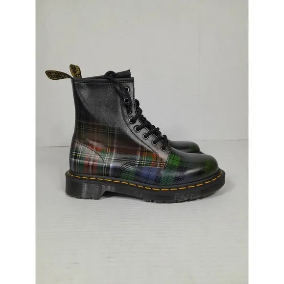 Dr Martens 1460 Tartan Plaid 8-Eye Black Blue Green Red Boots Women Sz 7 Men 6