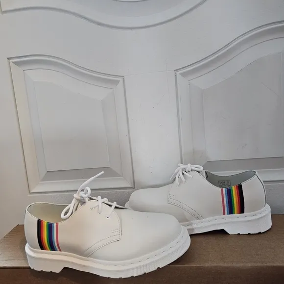 Dr. Martens 1461 FOR PRIDE SMOOTH LEATHER OXFORD SHOES. NEW