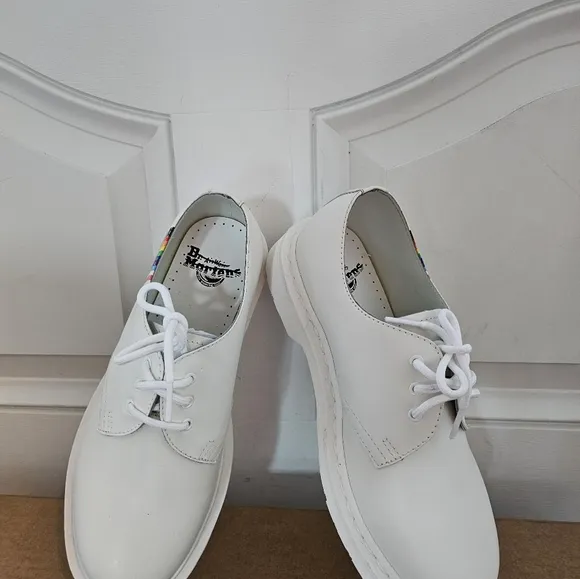 Dr. Martens 1461 FOR PRIDE SMOOTH LEATHER OXFORD SHOES. NEW