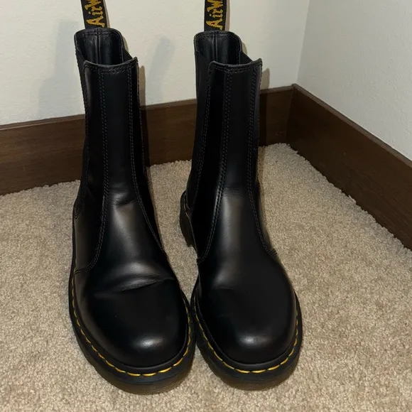 Dr. Martens Black Chelsea smooth 2976 HI NEW SZ 7 men/8 women’s (DISCONT…