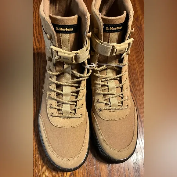 Dr. Martens Combs Tech Boots Tan Beige - LA004 - Men Sz 10 / Women Sz 11 - NEW