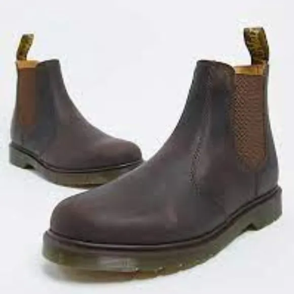 Dr. MARTENS CRAZY HORSE LEATHER CHELSEA BOOTS BROWN/SIZE 9M