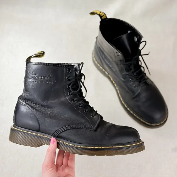 Dr. Martens Originals Black Leather Men's Combat Boots, Size US 9