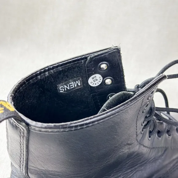 Dr. Martens Originals Black Leather Men's Combat Boots, Size US 9