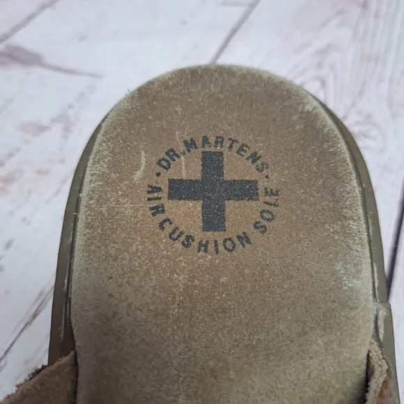 Dr Martens Sandals Womens 8 Eartha Slip-on Strappy Buckled grommet comfort beach