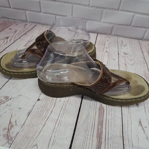 Dr Martens Sandals Womens 8 Eartha Slip-on Strappy Buckled grommet comfort beach
