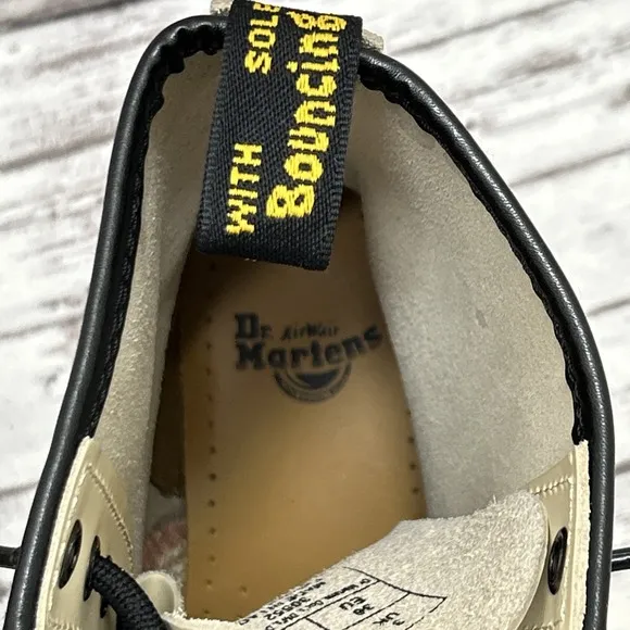 Dr. Martens Smooth Leather Lace Up Boots Size Women's 5 Men 4 Ivory 30552 NEW