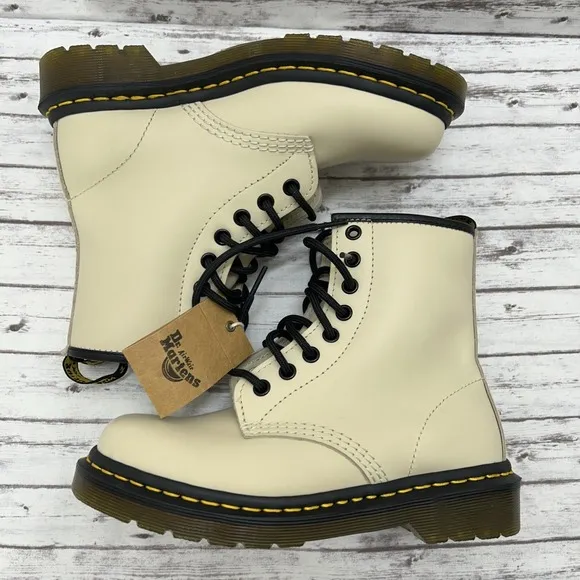 Dr. Martens Smooth Leather Lace Up Boots Size Women's 5 Men 4 Ivory 30552 NEW