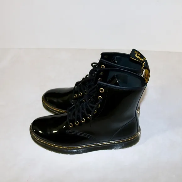 Dr. Martens Unisex Patent Leather Zavala Combat Boots in Black
