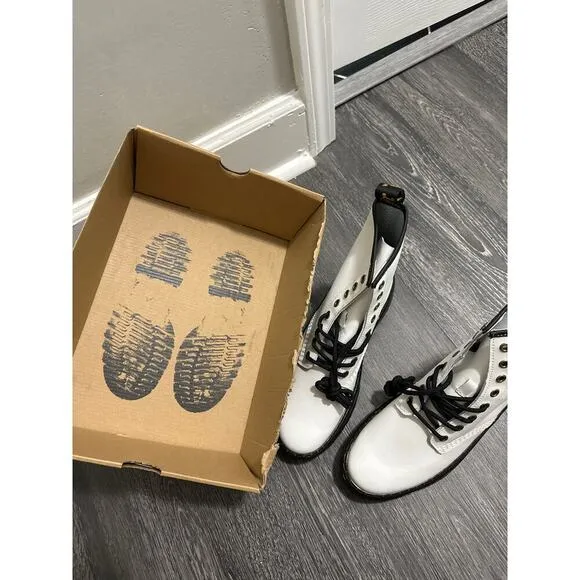 Dr. Martens Zavala White Combat boots US Men 8 or US women 9