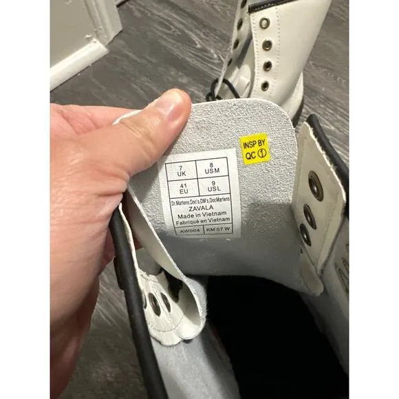Dr. Martens Zavala White Combat boots US Men 8 or US women 9