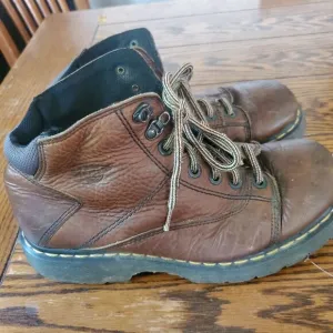 Dr. Martens brown leatger lace up men boots sz. 10